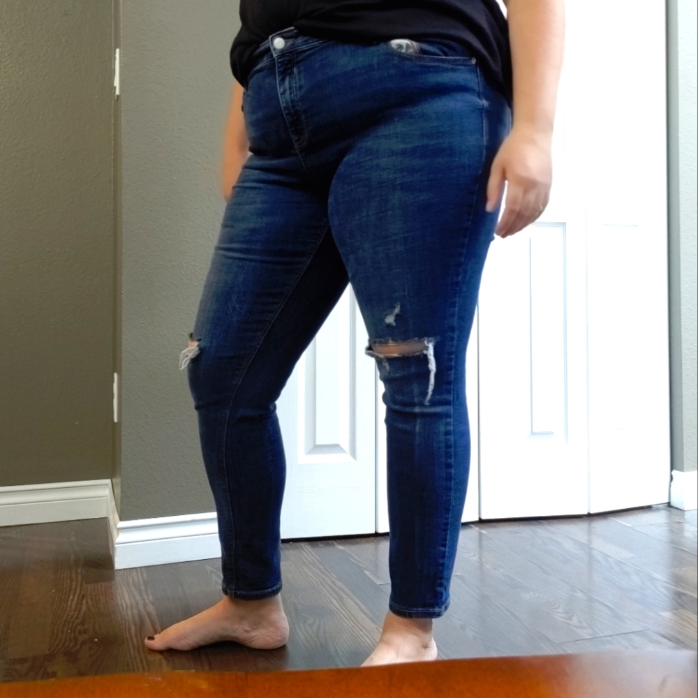 Old Navy Rockstar Super skinny jeans